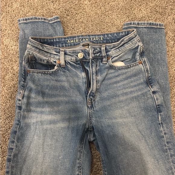 AE Mom Jeans size 00 short - Picture 1 of 4